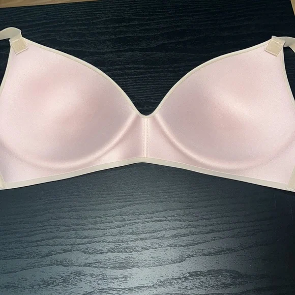 🔥Victoria’s Secret T- Shirt Bra - Picture 2 of 3